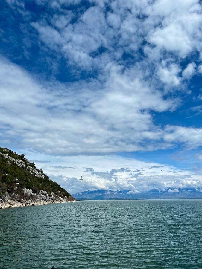 Lakeview Apartments Jolicic เวียร์ปาซาร์ ภายนอก รูปภาพ