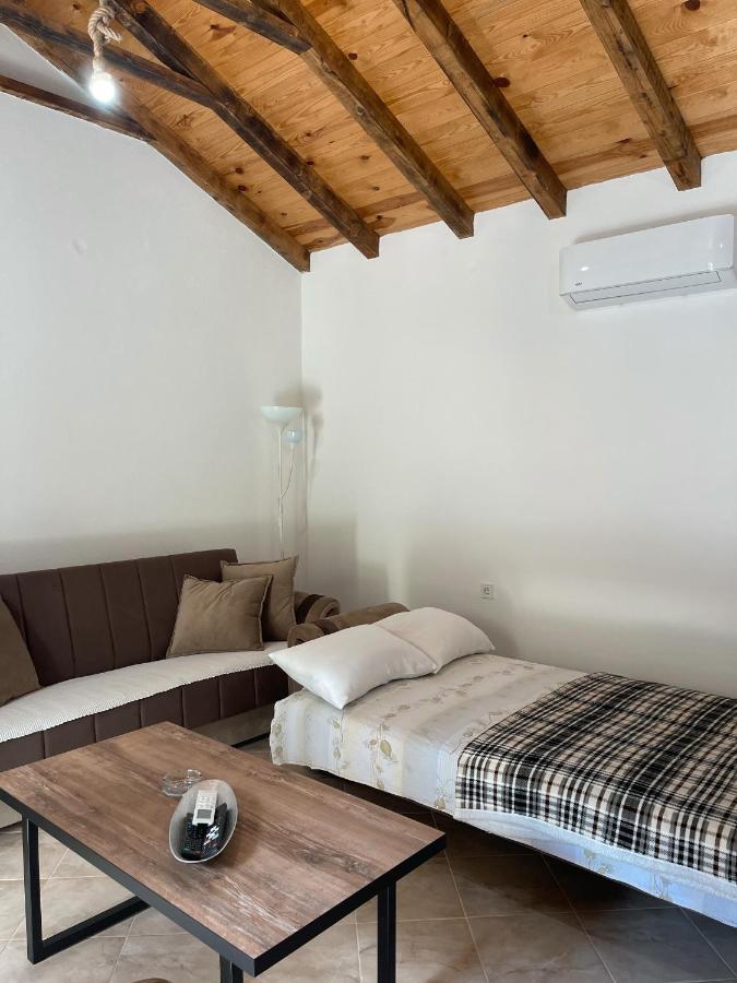 Lakeview Apartments Jolicic เวียร์ปาซาร์ ภายนอก รูปภาพ