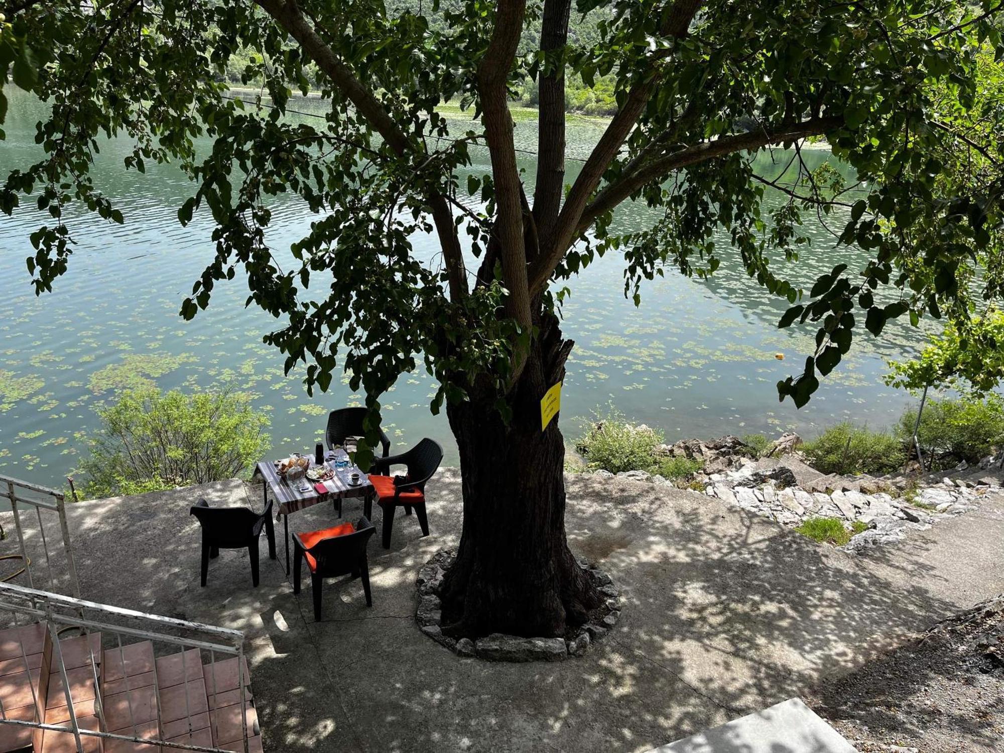 Lakeview Apartments Jolicic เวียร์ปาซาร์ ภายนอก รูปภาพ